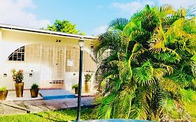 Sugalove Villa 30 Flamboyant Ave