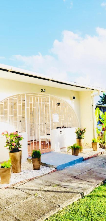 Sugalove Villa 30 Flamboyant Ave Saint James Exterior photo