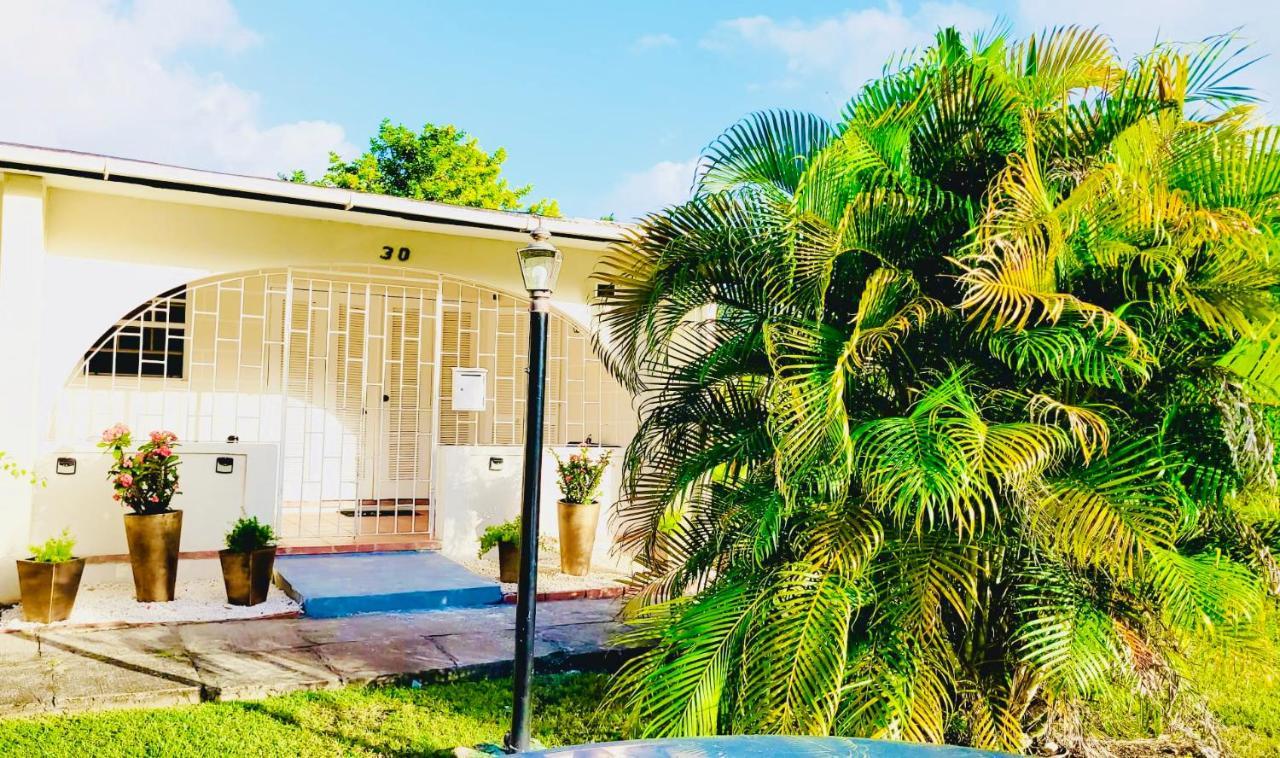 Sugalove Villa 30 Flamboyant Ave Saint James Exterior photo