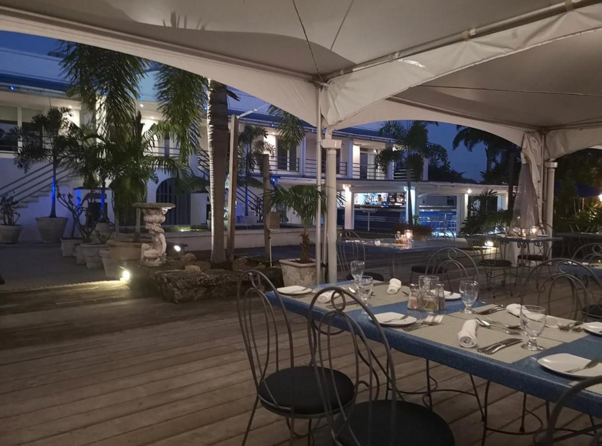 Sugalove Villa 30 Flamboyant Ave Saint James Exterior photo